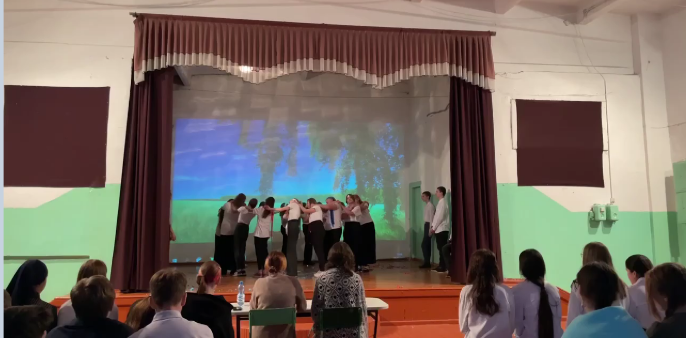 8 декабря в нашей школе прошла патриотическая танцевальная битва для семиклассников!.